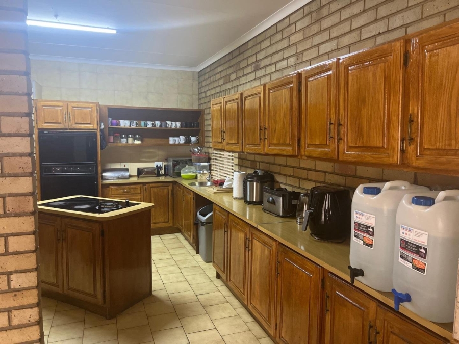 5 Bedroom Property for Sale in Potchefstroom South North West
